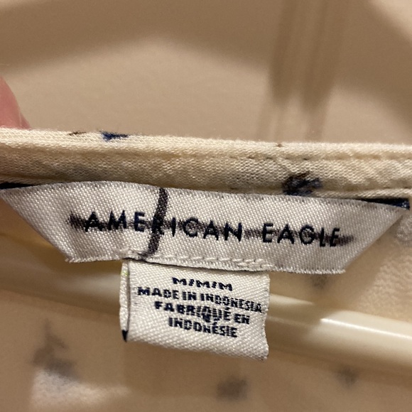 American Eagle V-Neck Flutter Sleeves Flowy Cream Color with Flowers Size M - Picture 3 of 9